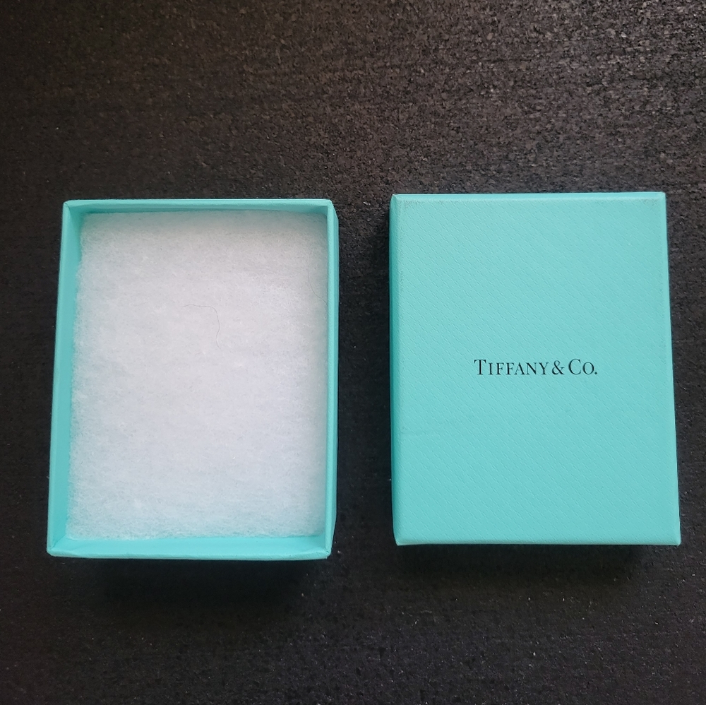Tiffany Box - Picture 2 of 3